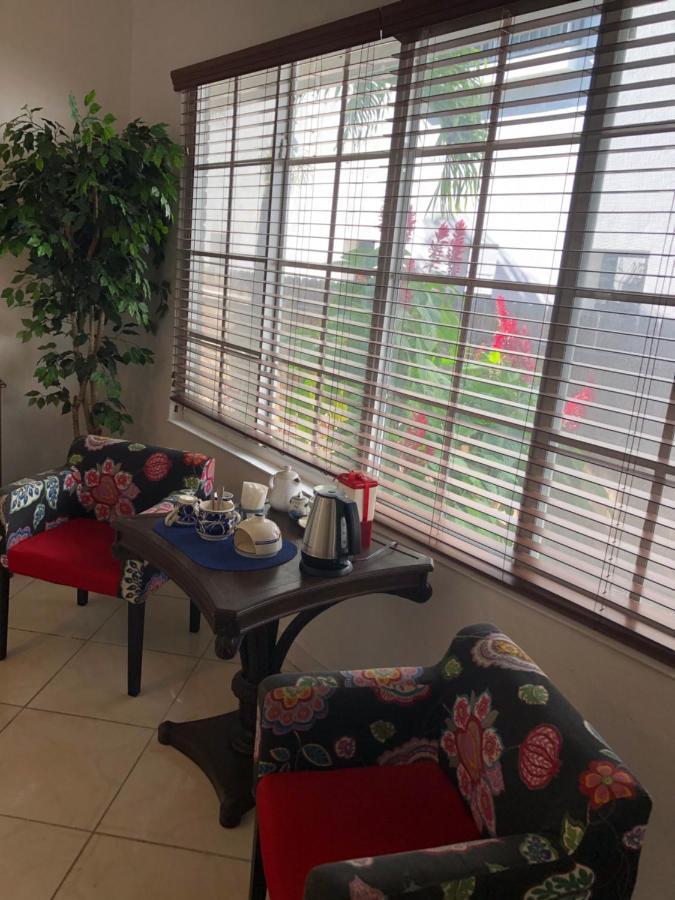 Cozy Room In The Heart Of Little Havana Miami Exterior photo