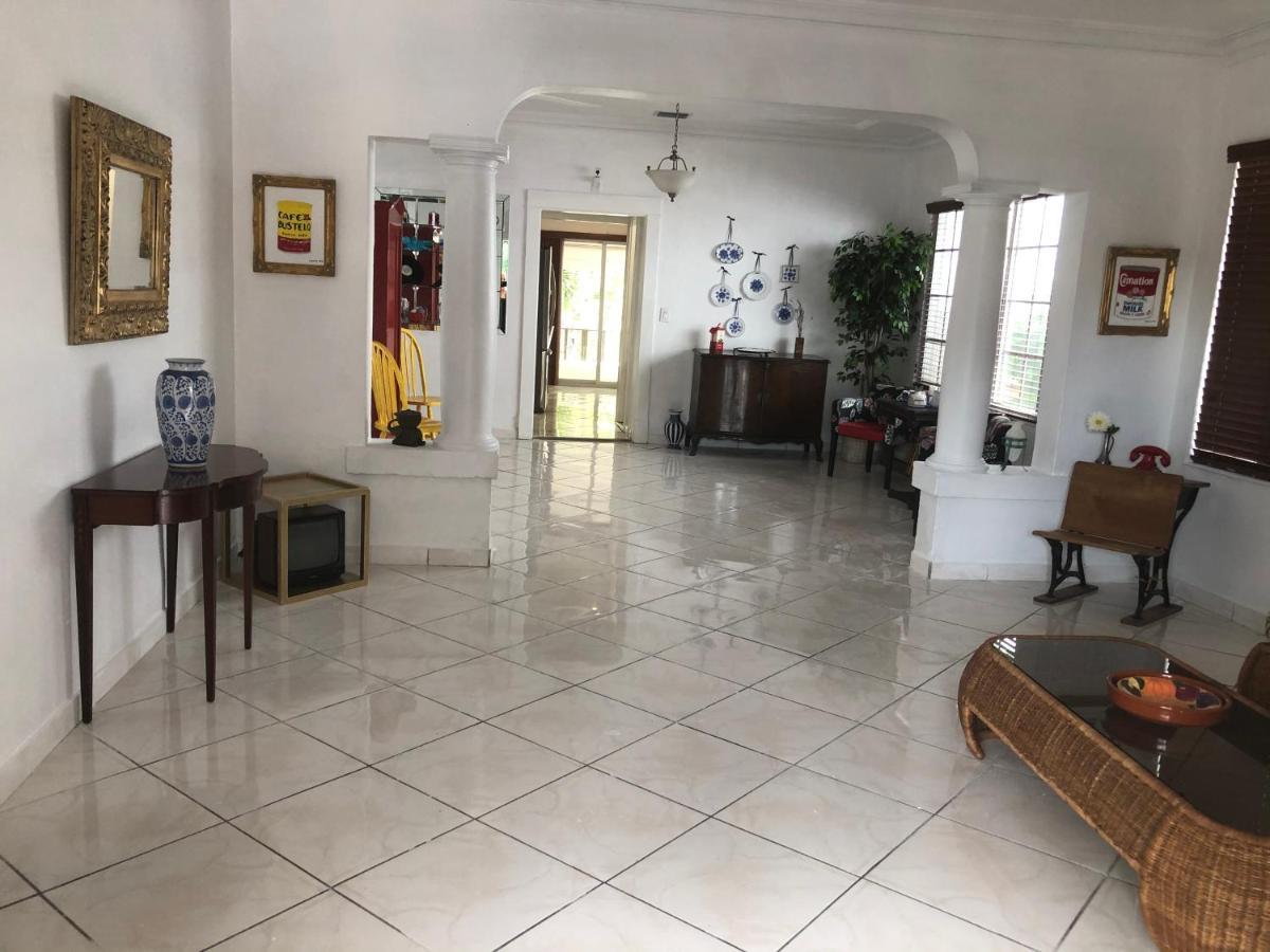 Cozy Room In The Heart Of Little Havana Miami Exterior photo