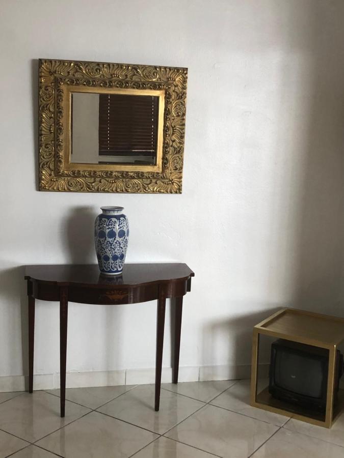 Cozy Room In The Heart Of Little Havana Miami Exterior photo