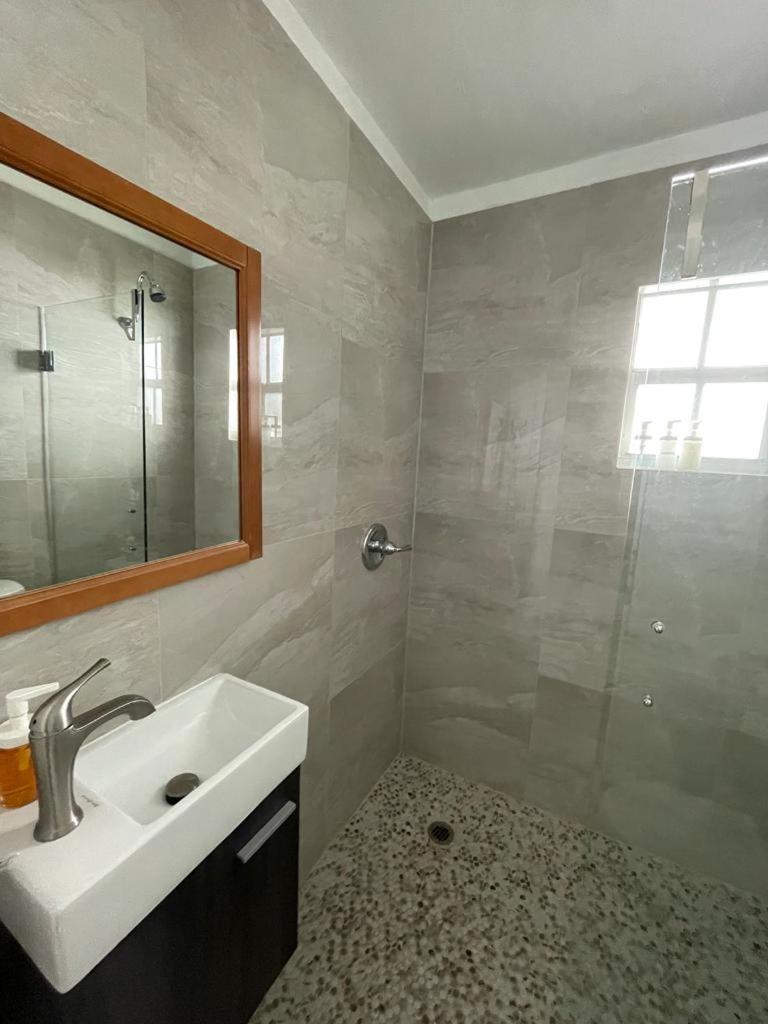 Cozy Room In The Heart Of Little Havana Miami Exterior photo