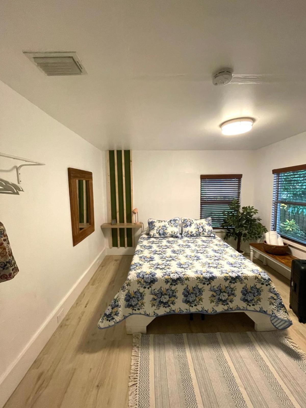 Cozy Room In The Heart Of Little Havana Miami Exterior photo