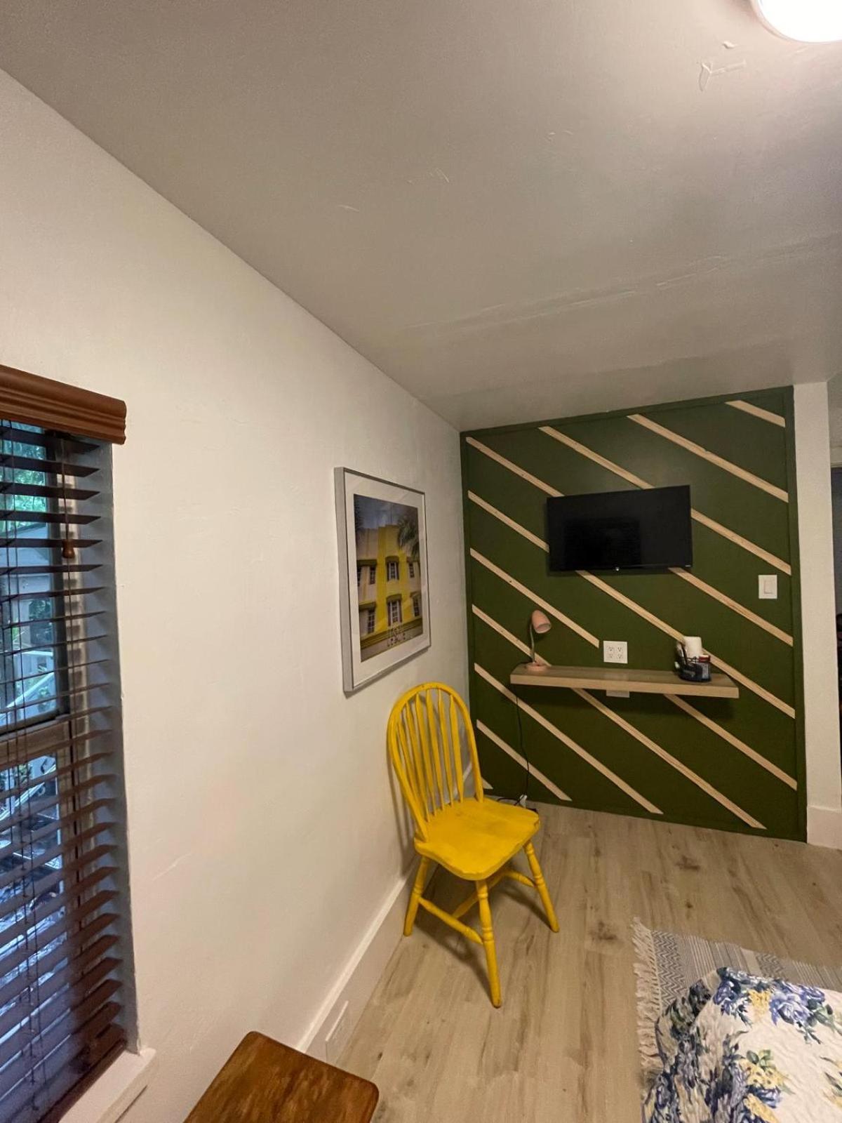 Cozy Room In The Heart Of Little Havana Miami Exterior photo